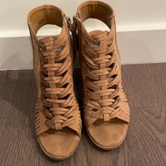 DV by Dolce Vita Shoes - Dolce Vida Taupr Suede Block Sandals